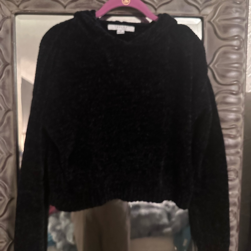 Cropped FAVLUX Black Textured Sweater
